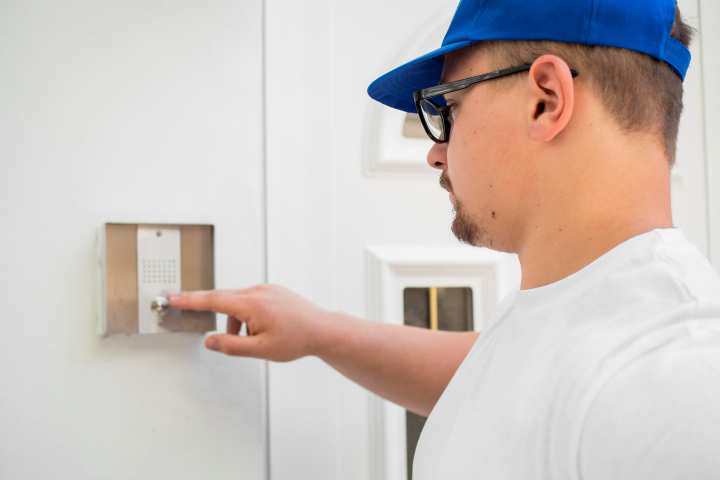 Como funciona a instalação de fechaduras eletrônicas?