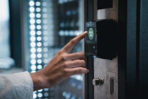 Controle de acesso para empresas: fechaduras eletrônicas e automação